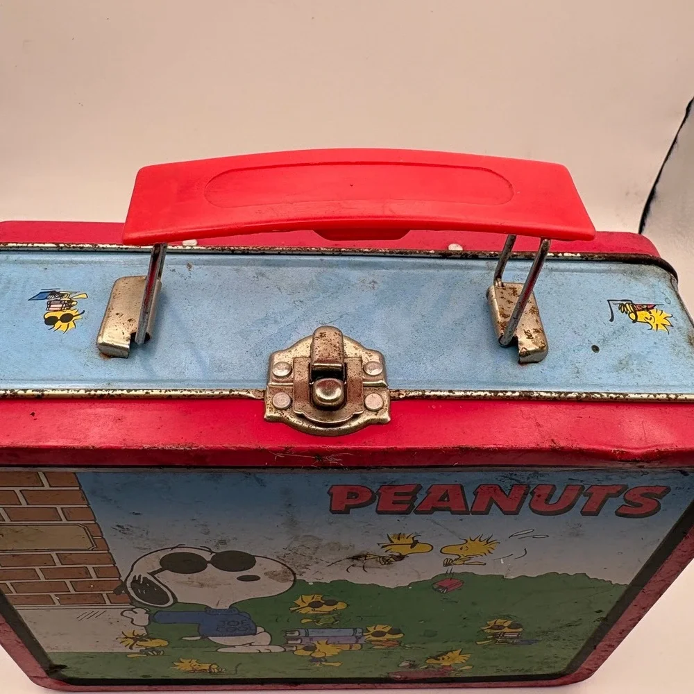 Vintage Small Peanuts Snoopy Joe Cool Metal Lunch Box  Woodstock Schulz Tin